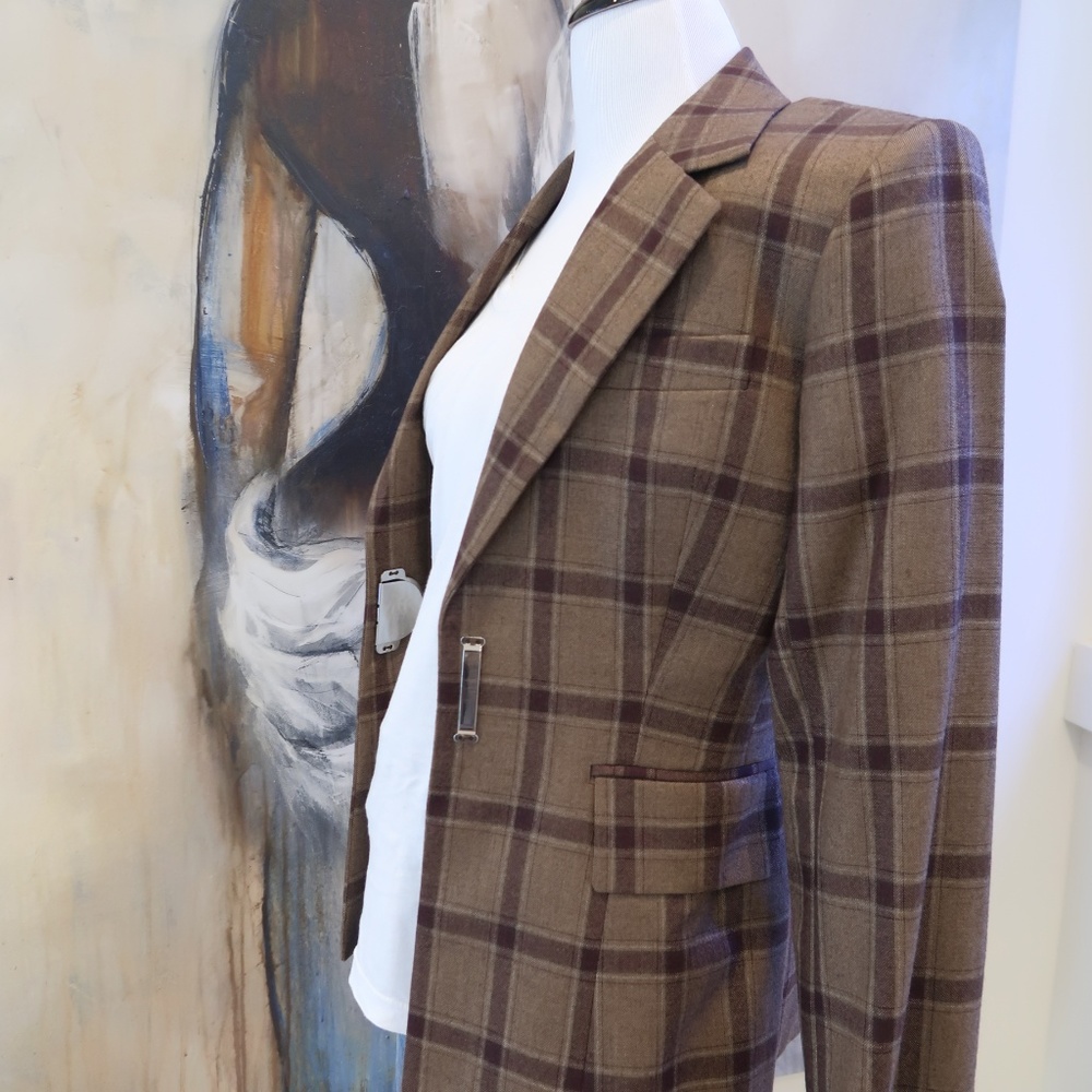 Celine - Picture 3 of 7